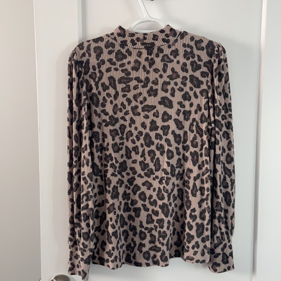 Maurice’s leopard top - Picture 2 of 5
